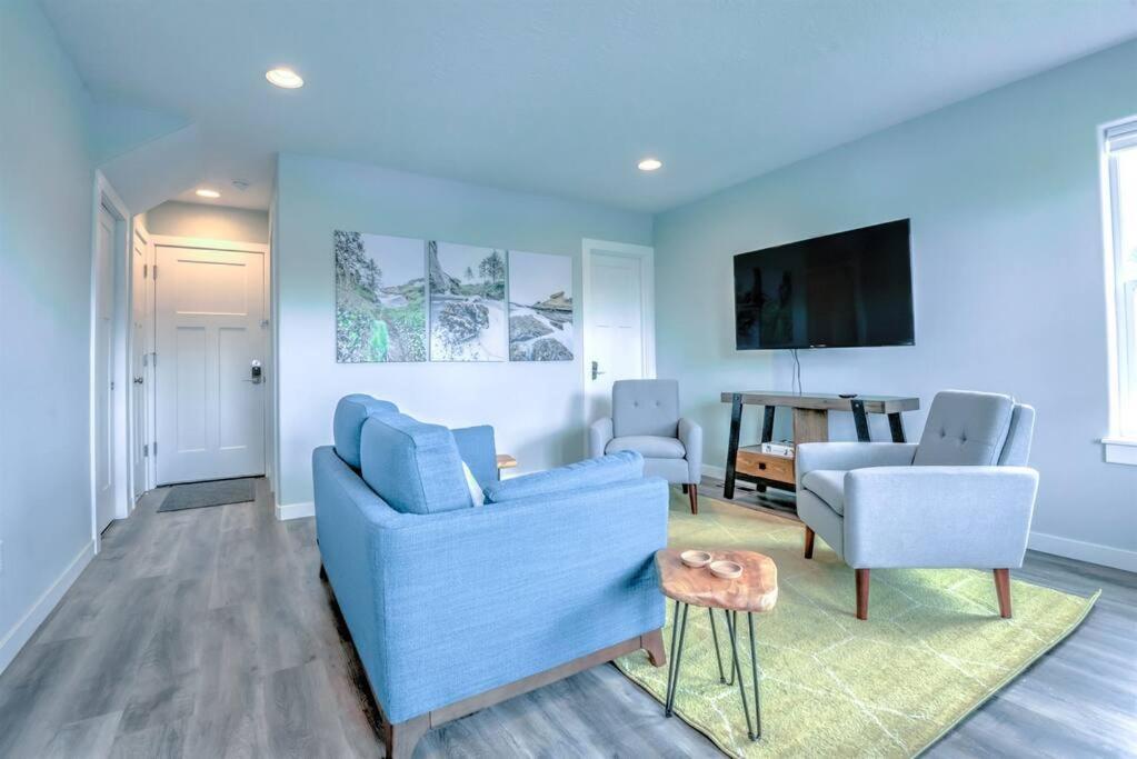 New Tri-Level Home With Ocean View And 3 En-Suite Bedrooms! Depoe Bay Kültér fotó