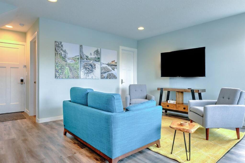 New Tri-Level Home With Ocean View And 3 En-Suite Bedrooms! Depoe Bay Kültér fotó